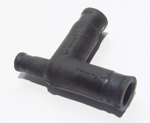 Reduzierstück Verbindungsstück gebraucht VW G60 Corrado, Golf II, Rallye, Passat 037133783C