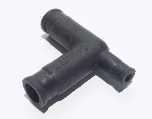 Reduzierstück Verbindungsstück gebraucht VW G60 Corrado, Golf II, Rallye, Passat 037133783C