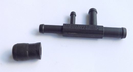 Stutzen und Verschlusskappe gebraucht VW 16V 1.8 KR Scirocco II 027133382F, 035133335