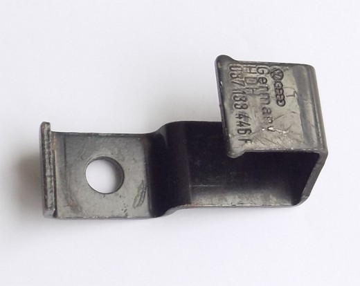 Halter Leerlaufsteller gebraucht VW G60 Corrado, Golf II, Passat 037133446F