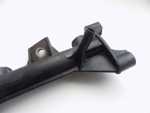 Einspritzleiste gebraucht VW G60 Corrado, Golf II, Passat 037133317B