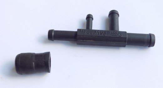 Stutzen und Verschlusskappe gebraucht VW 16V 1.8 KR Scirocco II 027133382F, 035133335