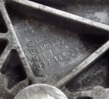 Bügel Halter gebraucht für Riemenspanner VW G60 Corrado, Golf II, Ralley, Passat 037145283A