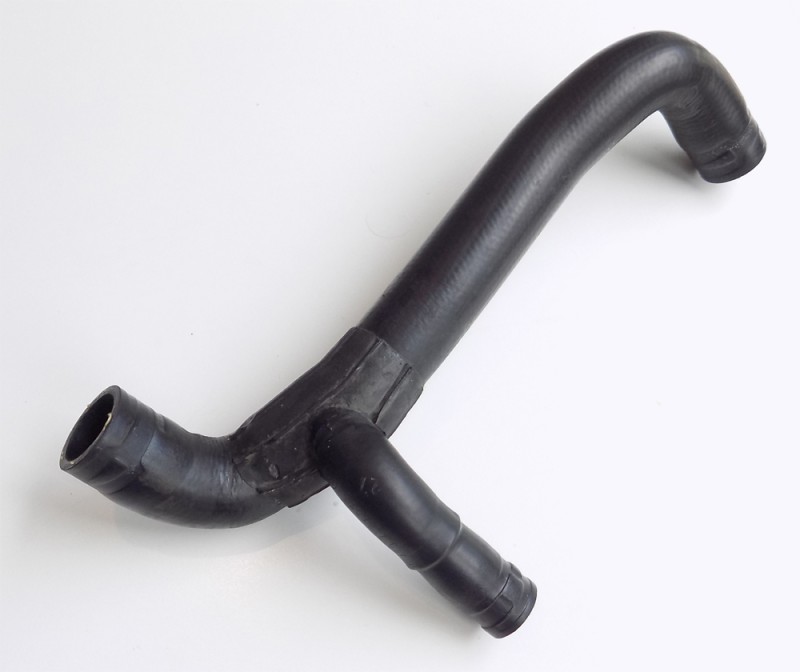 Kühlmittelschlauch gebraucht VW G60 Corrado, Golf II, Rallye, Passat  037121053C