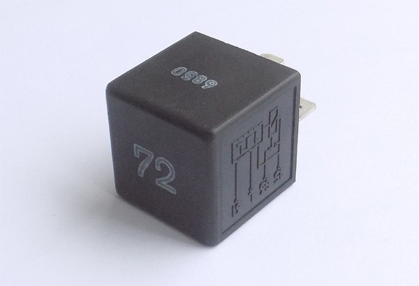 Relais 72 gebraucht für Wischer hinten Audi, Seat, VW 191955529