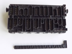 VW Zentralelektrik Sicherungskasten gebraucht 357937039