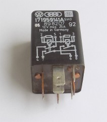 Relais 13 gebraucht für Klimaanlage VW Corrado, Golf II, Rallye, Golf III, Passat 35i, Vento 171959141A