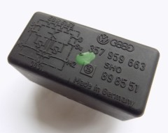 Relais Steuergerät Gurtverstellung gebraucht für ELRA Sicherheitsgurt VW Corrado, Passat 357959663