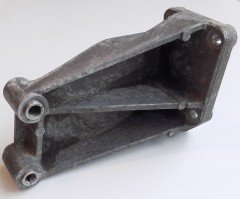 Halter gebraucht für G60 Lader VW Corrado, Golf, Rallye, Passat 037145813C Halter gebraucht für G60 Lader VW Corrado, Golf, Rallye, Passat 037145813C